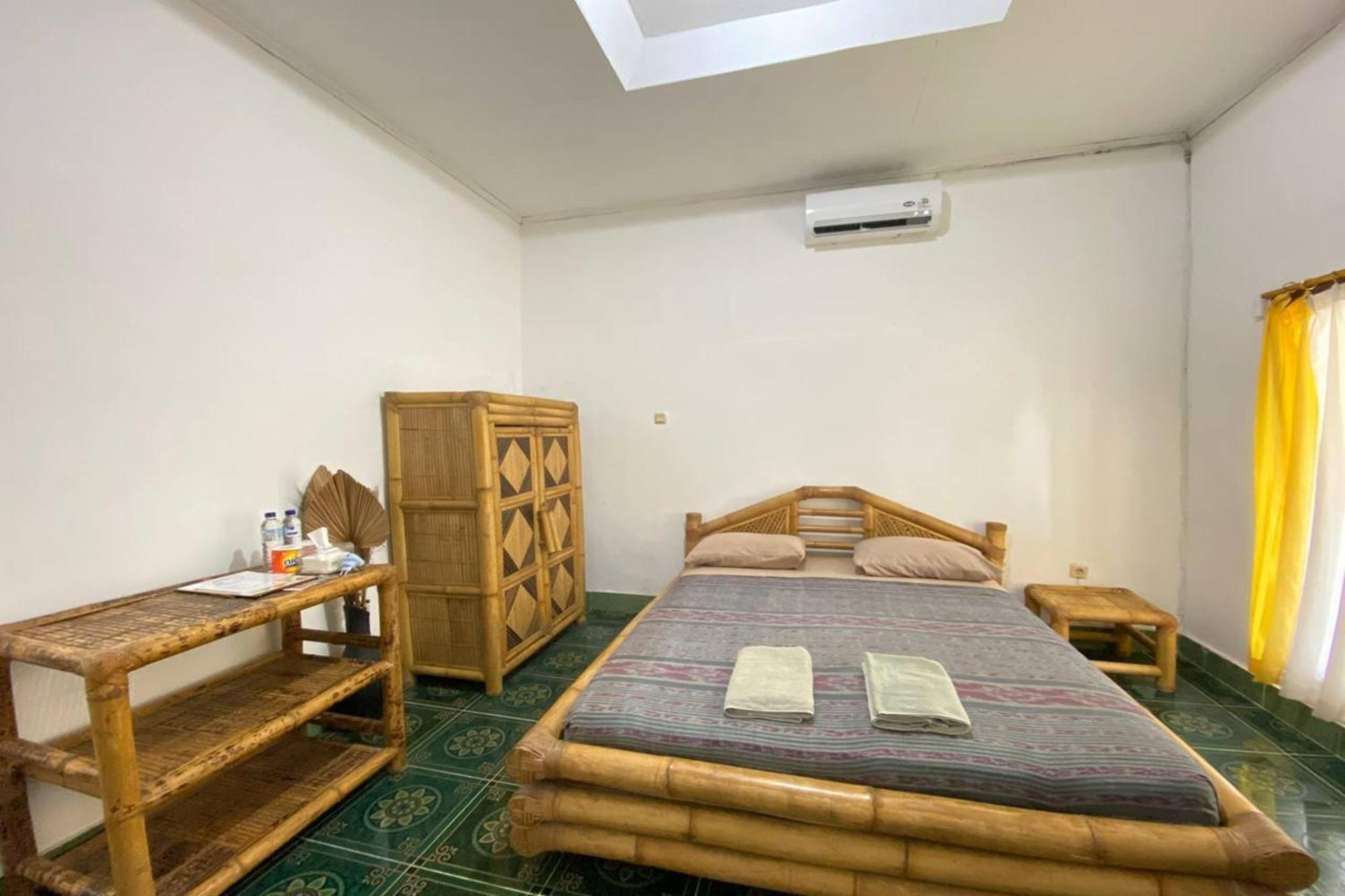 Duyung Rooms & Resto Gerupuk Bumbang Exterior foto