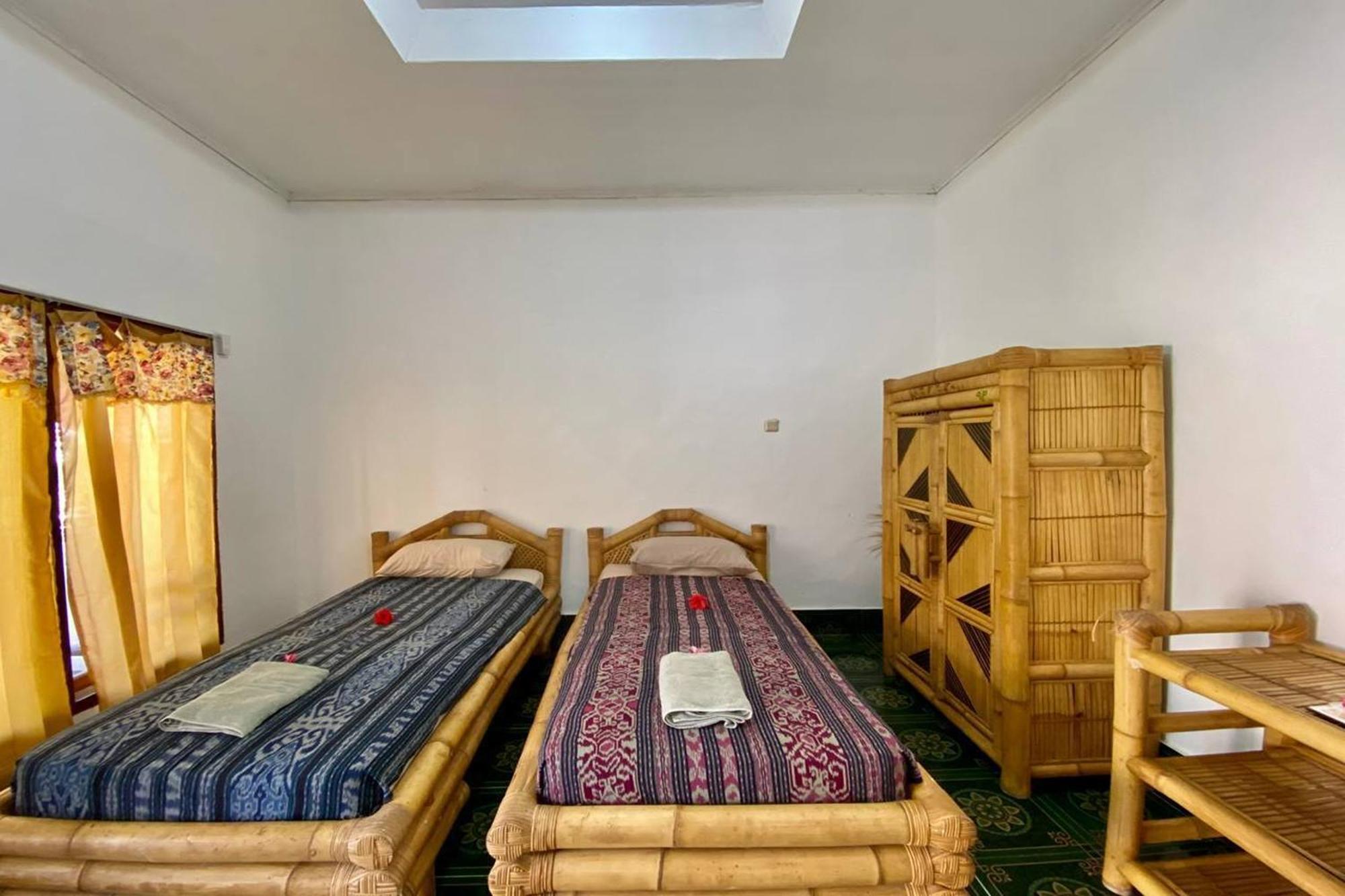Duyung Rooms & Resto Gerupuk Bumbang Exterior foto