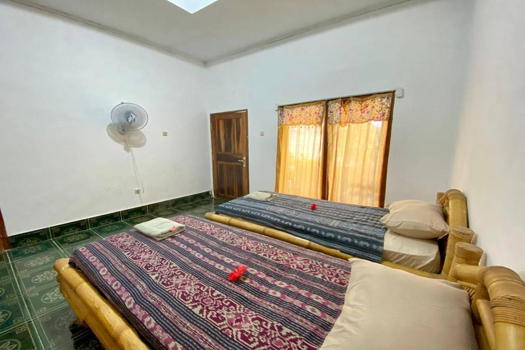 Duyung Rooms & Resto Gerupuk Bumbang Exterior foto