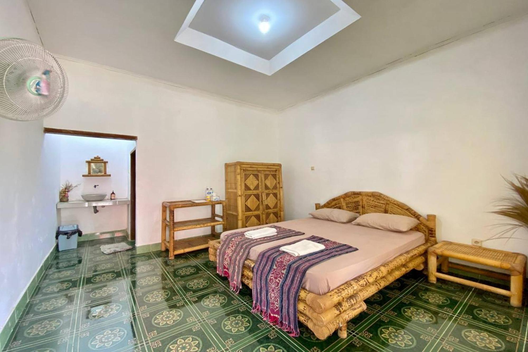 Duyung Rooms & Resto Gerupuk Bumbang Exterior foto