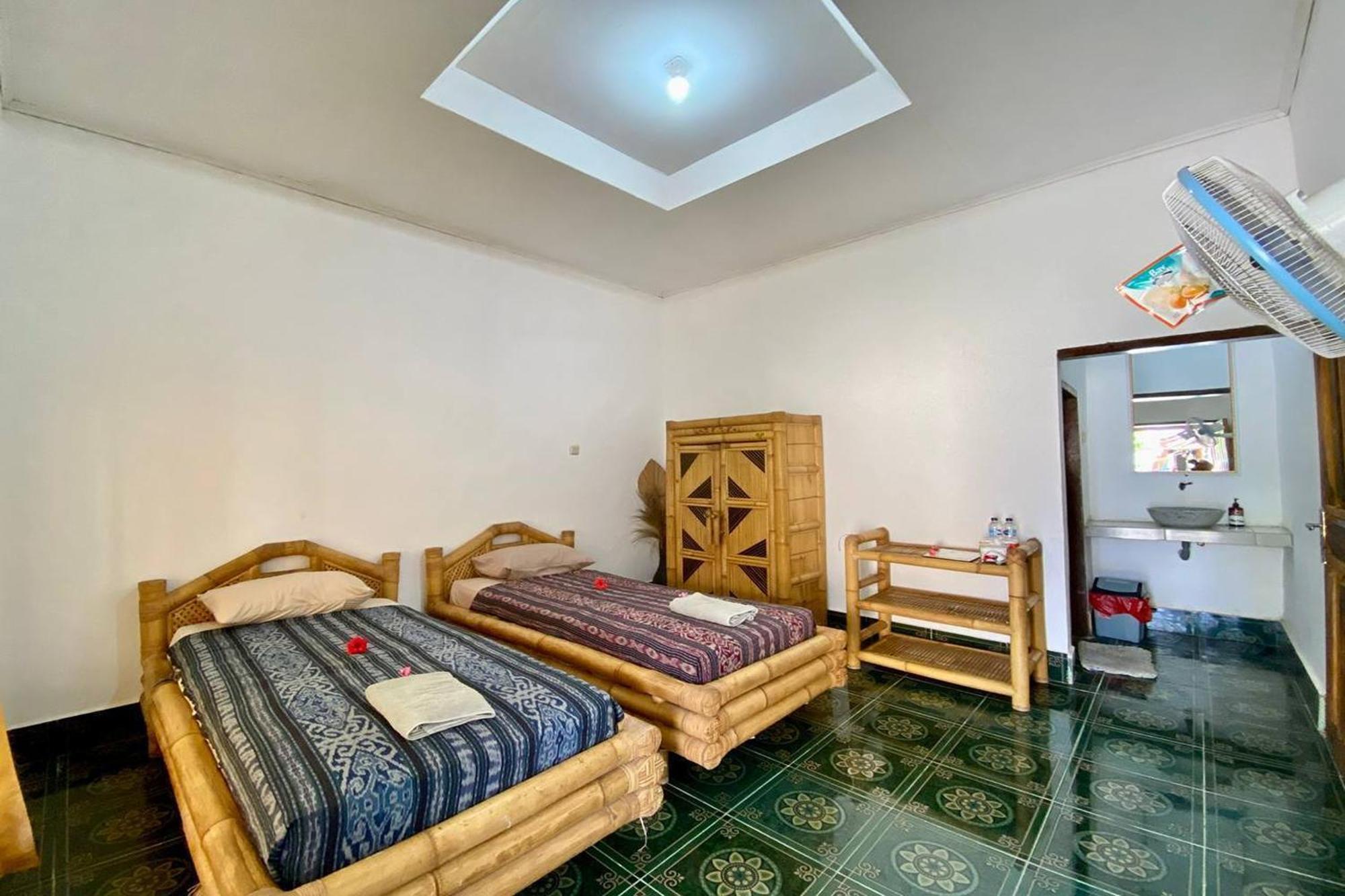 Duyung Rooms & Resto Gerupuk Bumbang Exterior foto