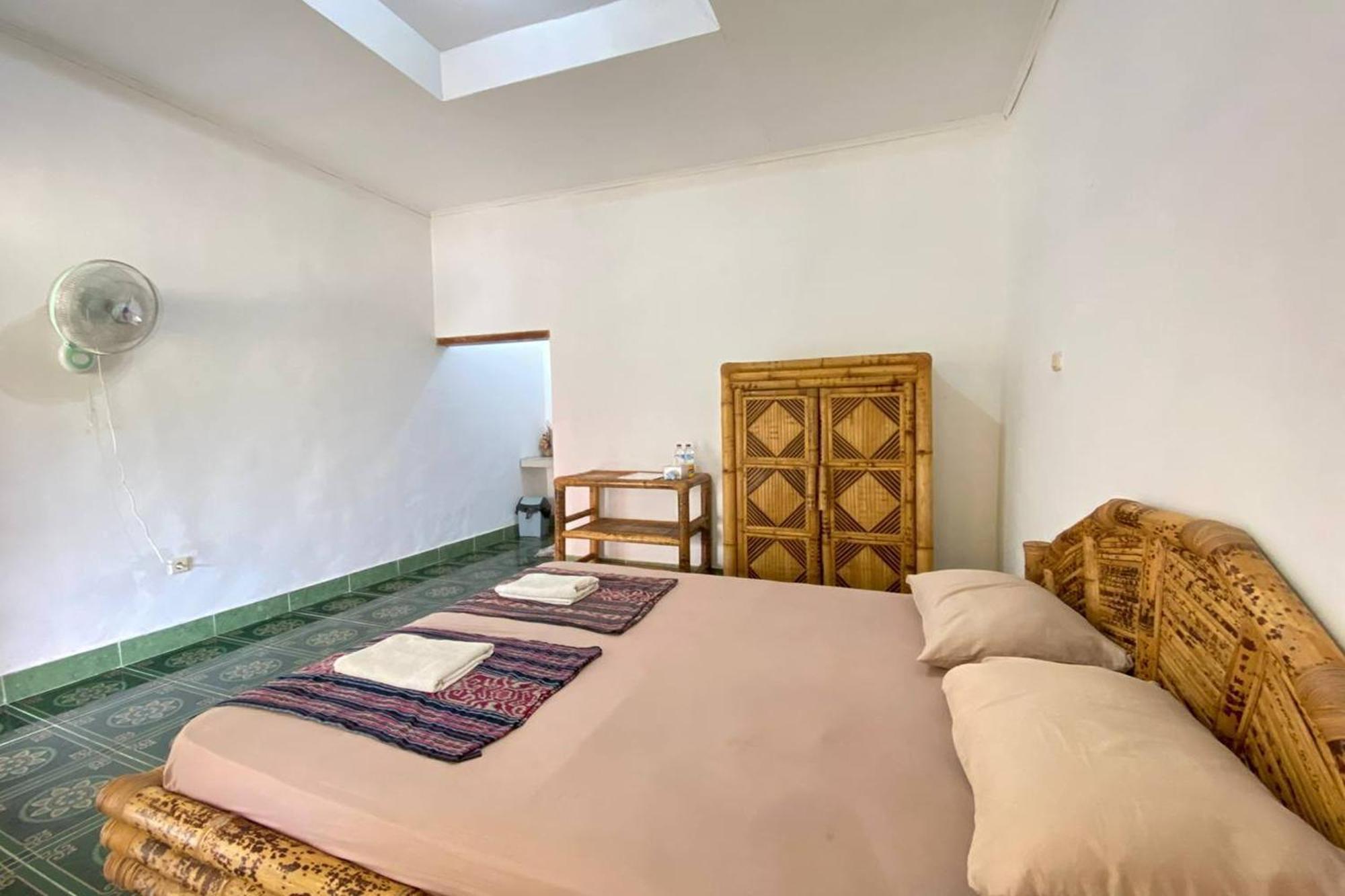 Duyung Rooms & Resto Gerupuk Bumbang Exterior foto