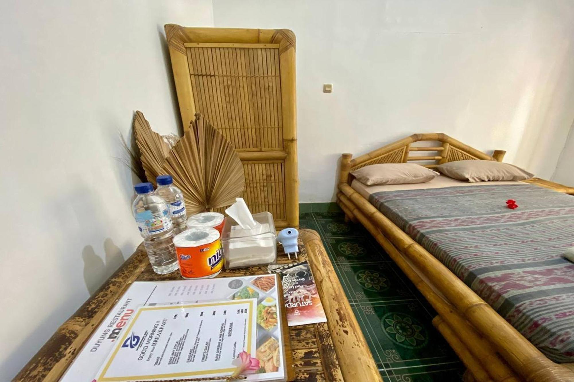 Duyung Rooms & Resto Gerupuk Bumbang Exterior foto